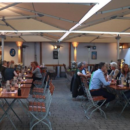 Hotel & Brauerei-Gasthof Neuwirt ノイブルク・アン・デア・ドナウ エクステリア 写真