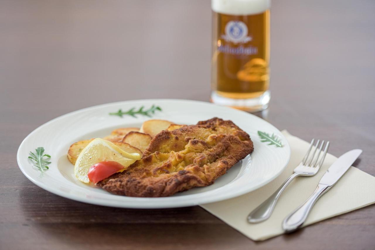 Hotel & Brauerei-Gasthof Neuwirt ノイブルク・アン・デア・ドナウ エクステリア 写真